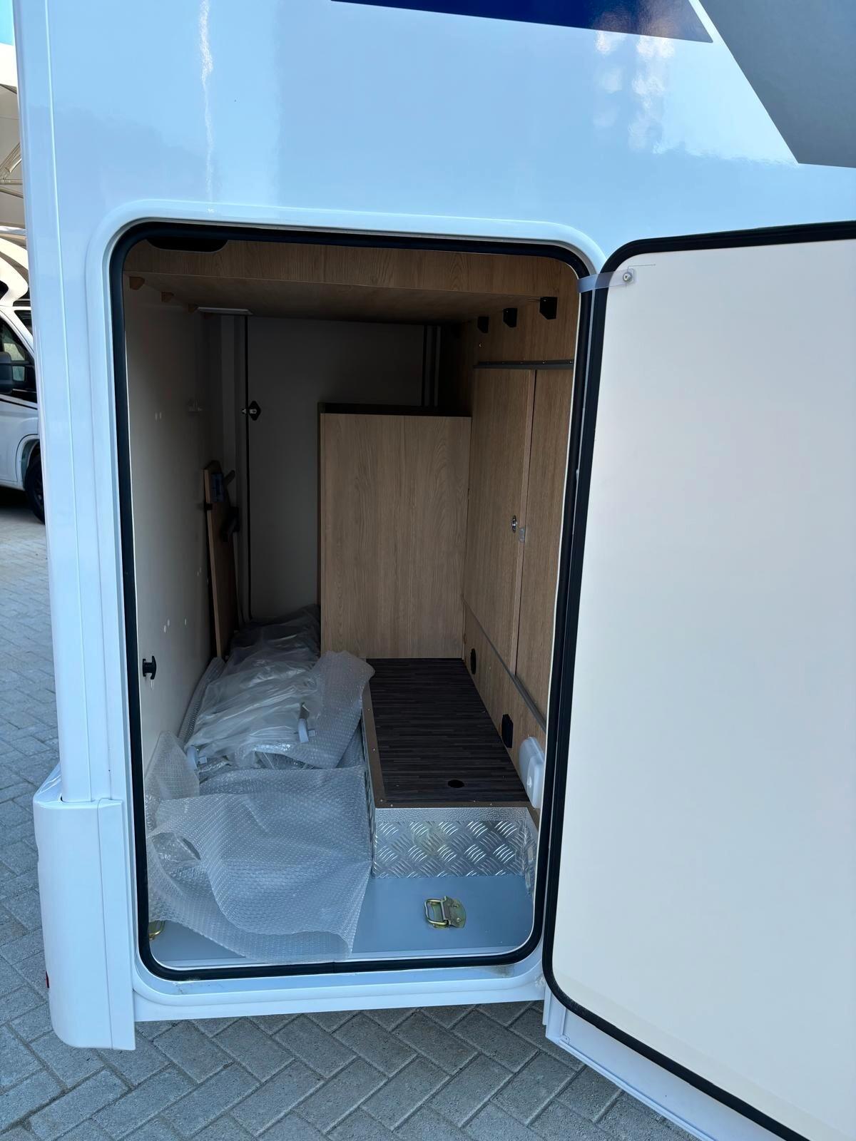 Ci International Horon 30 XT camper