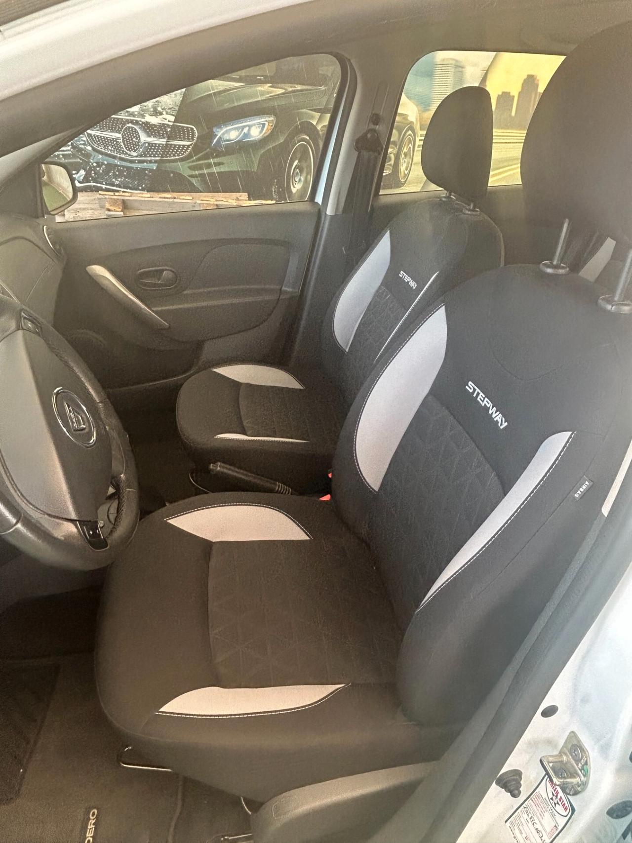 Dacia Sandero 0.9 TCe 12V T-GPL 90 Start&Stop SS Lauréate Family