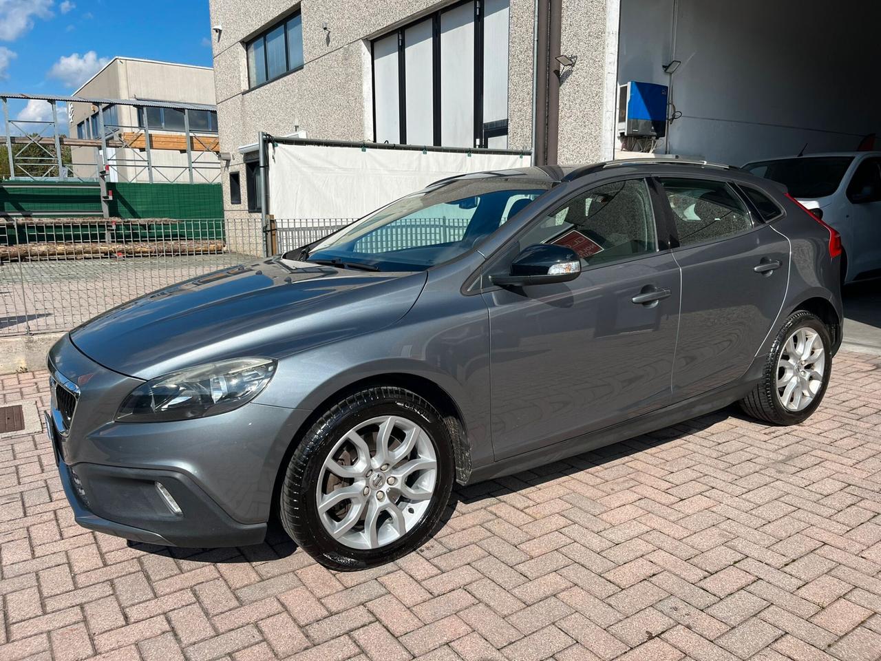 Volvo V40 Cross Country D2 Geartronic GANCIO DI TRAINO