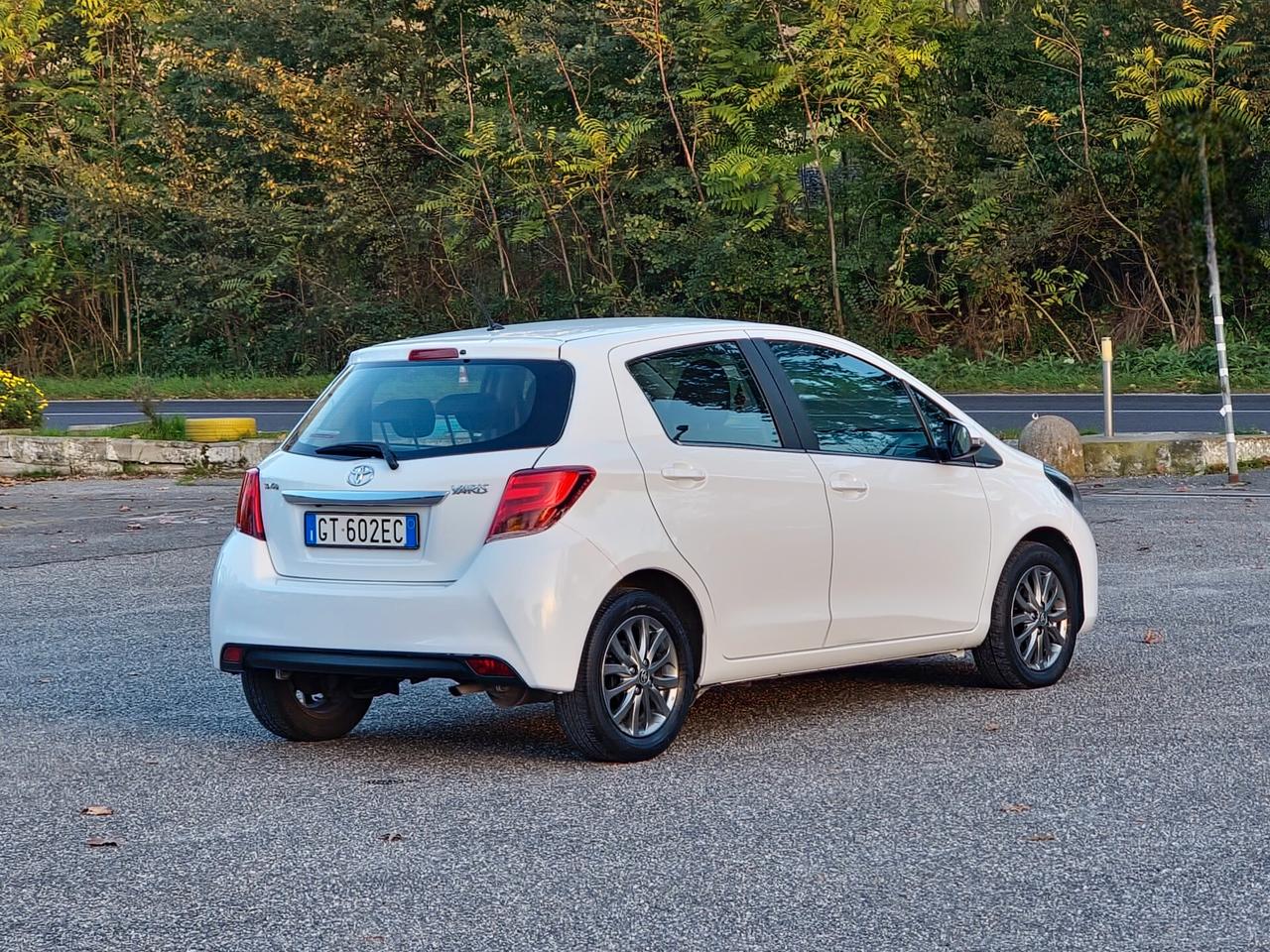 Toyota Yaris 1.0 5 porte Lounge 69 cv 2016-E6 Manuale NEO