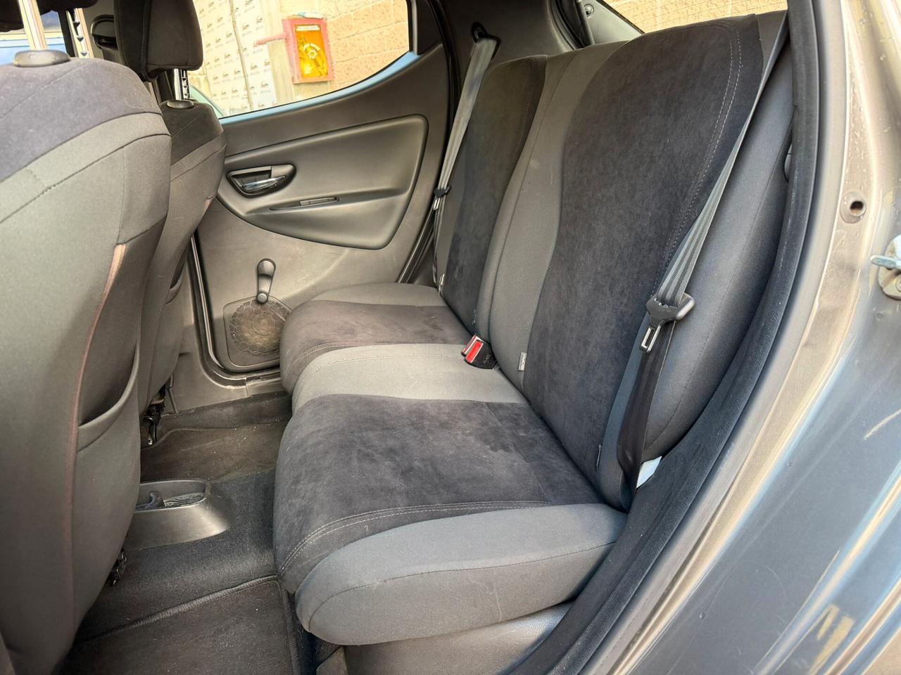 Lancia Ypsilon 0.9 TwinAir 85 CV 5 porte S&S Platinum