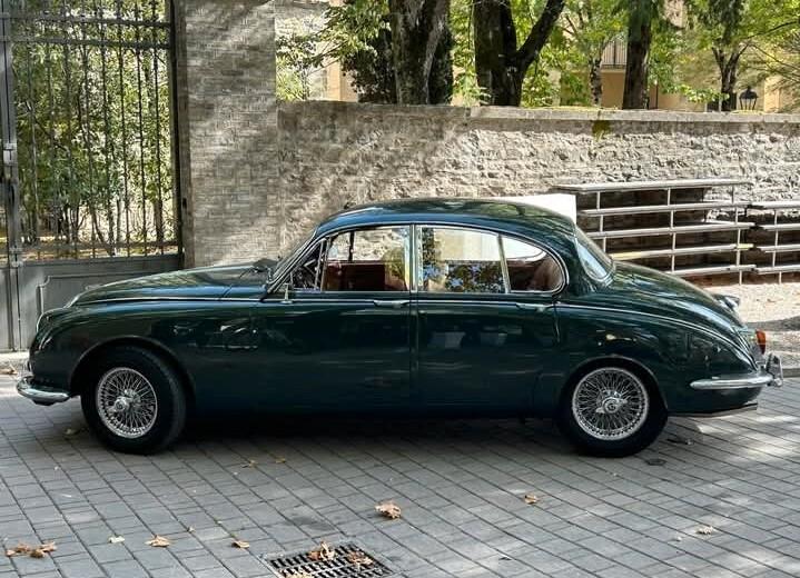 Daimler Altro 250 v8