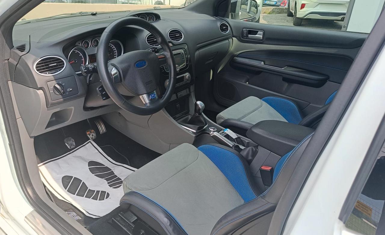 Ford Focus 2.5T (305CV) 3p. RS