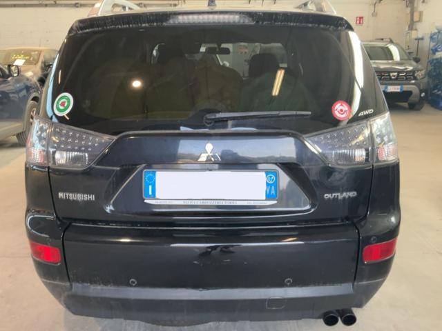 MITSUBISHI Outlander 2.0 DI-D Instyle 7 p.ti DPF