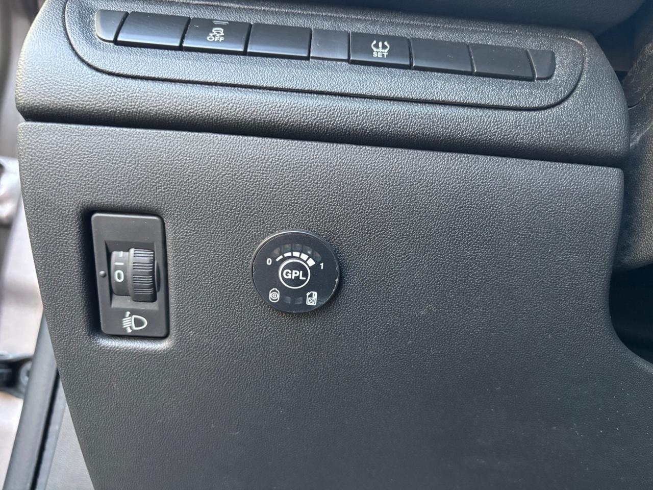Peugeot 208 1.4 5p. GPL OK NEOPATENTATI