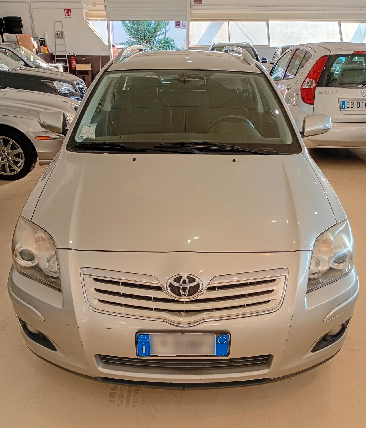 Toyota Avensis 2.0 D-4D 16V Station Wagon