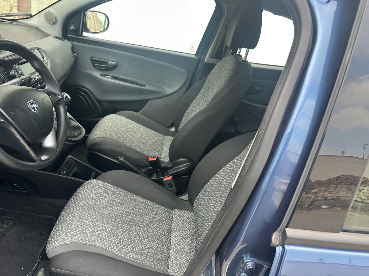Lancia Ypsilon 1.0 firefly hybrid Silver s&s 70cv PROMO