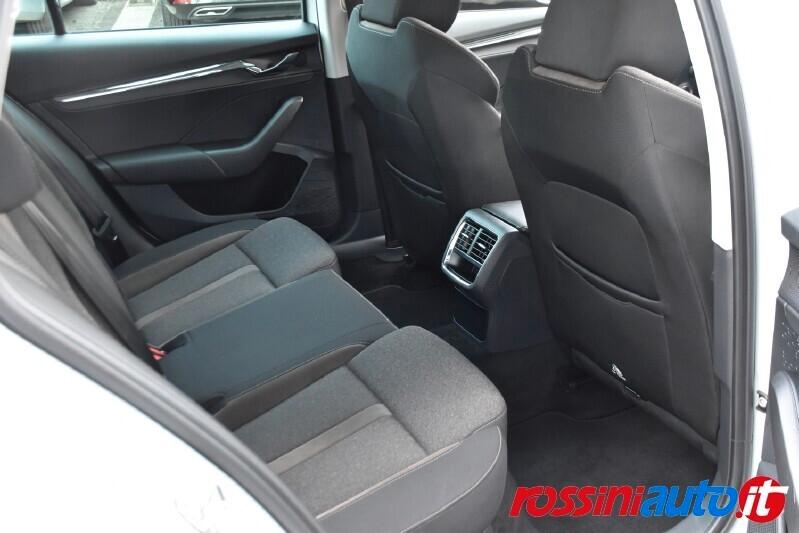 SKODA OCTAVIA WAGON 2.0 TDI 150 CV DSG 4X4 SCOUT - MATRIX PDC