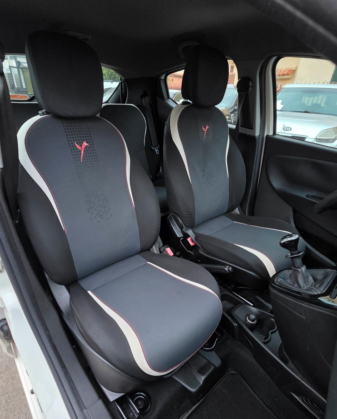 Lancia Ypsilon 0.9 TwinAir 85 CV 5 porte Metano Ecochic Elefantino