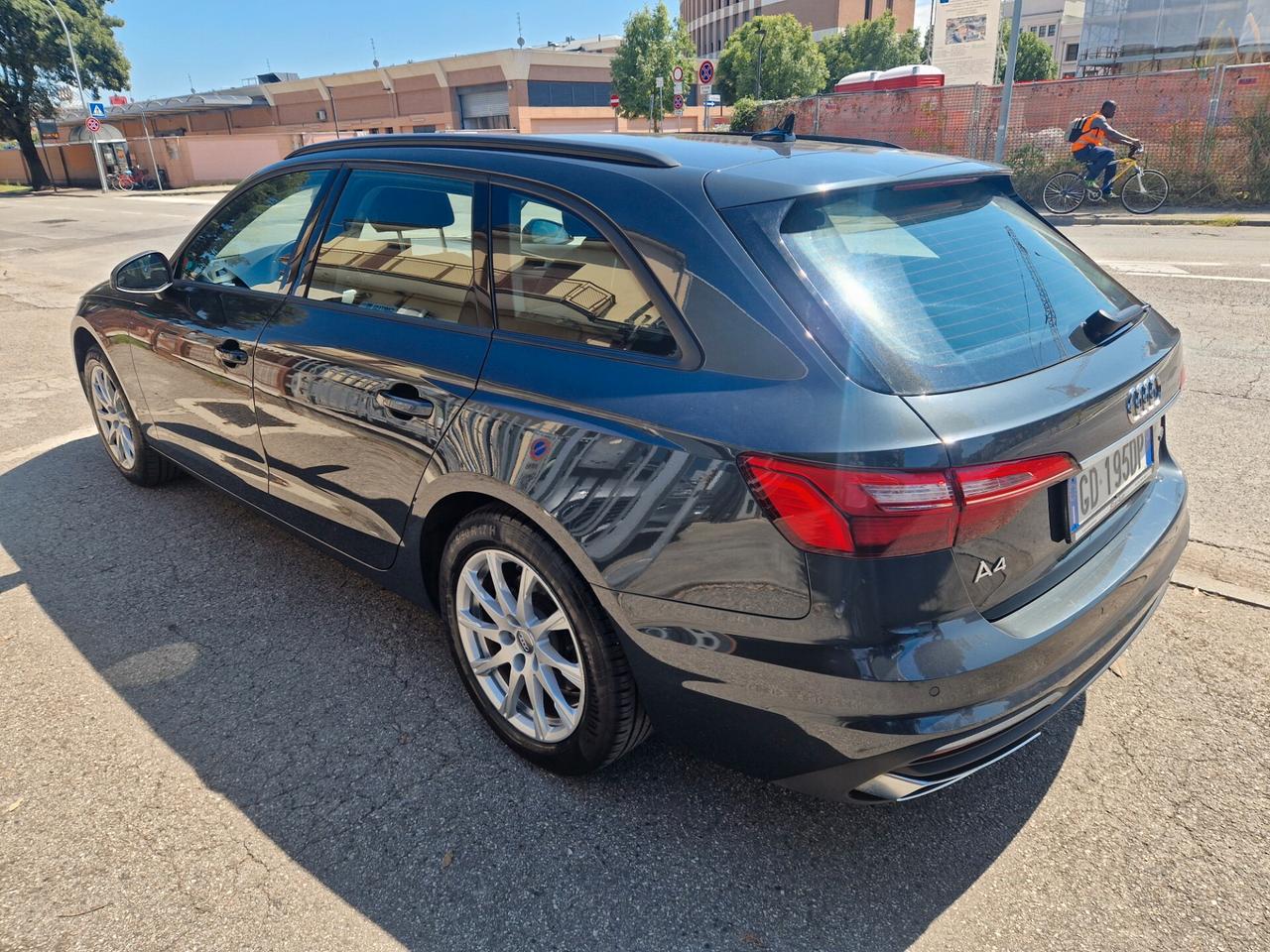 Audi A4 Avant 40 TDI quattro S tronic Business