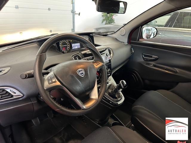LANCIA - Ypsilon 1.2 8v 5p momo NEOPATENTATI