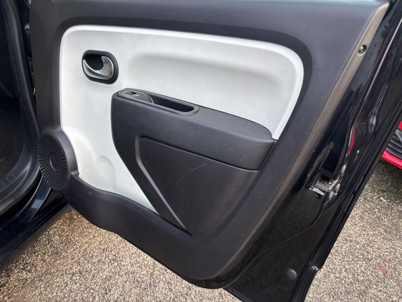 Renault Twingo 1.0 Live 5 porte OK NEOPATENTATI