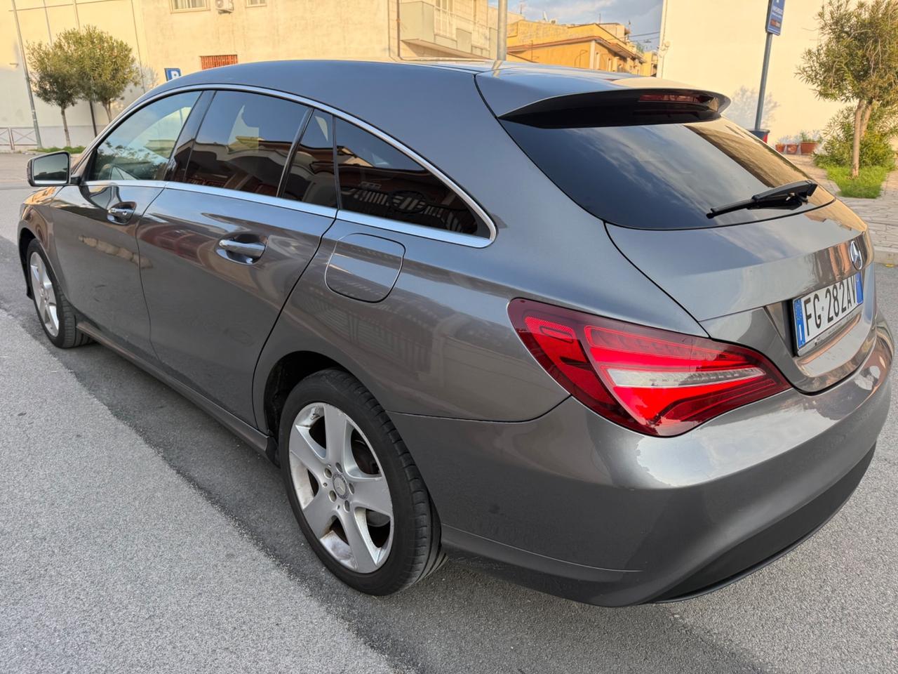 Mercedes-benz CLA 180 d Premium