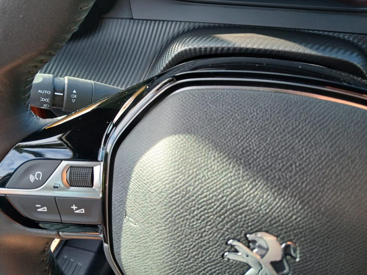 Peugeot 2008 PureTech 100 S&S Allure Pack