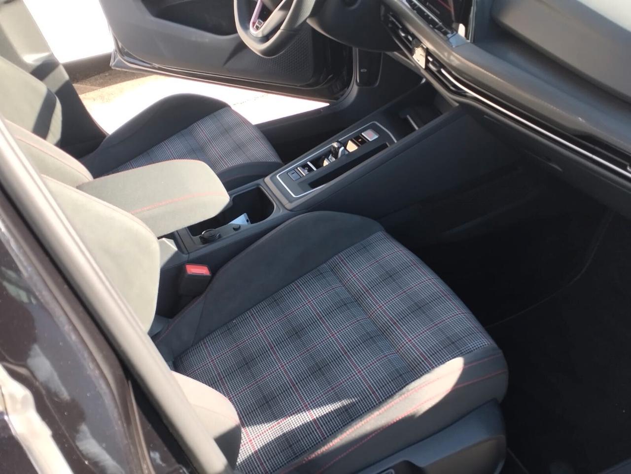 Volkswagen Golf GTI 2.0 TSI DSG