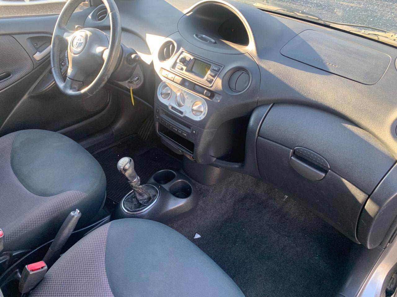 Toyota Yaris 1.4 D-4D 5 porte Sol - 2004