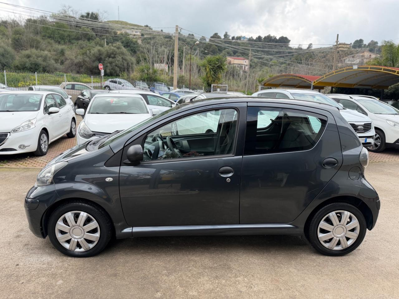 Toyota Aygo 1.0 12V VVT-i 5 porte Km Certificati