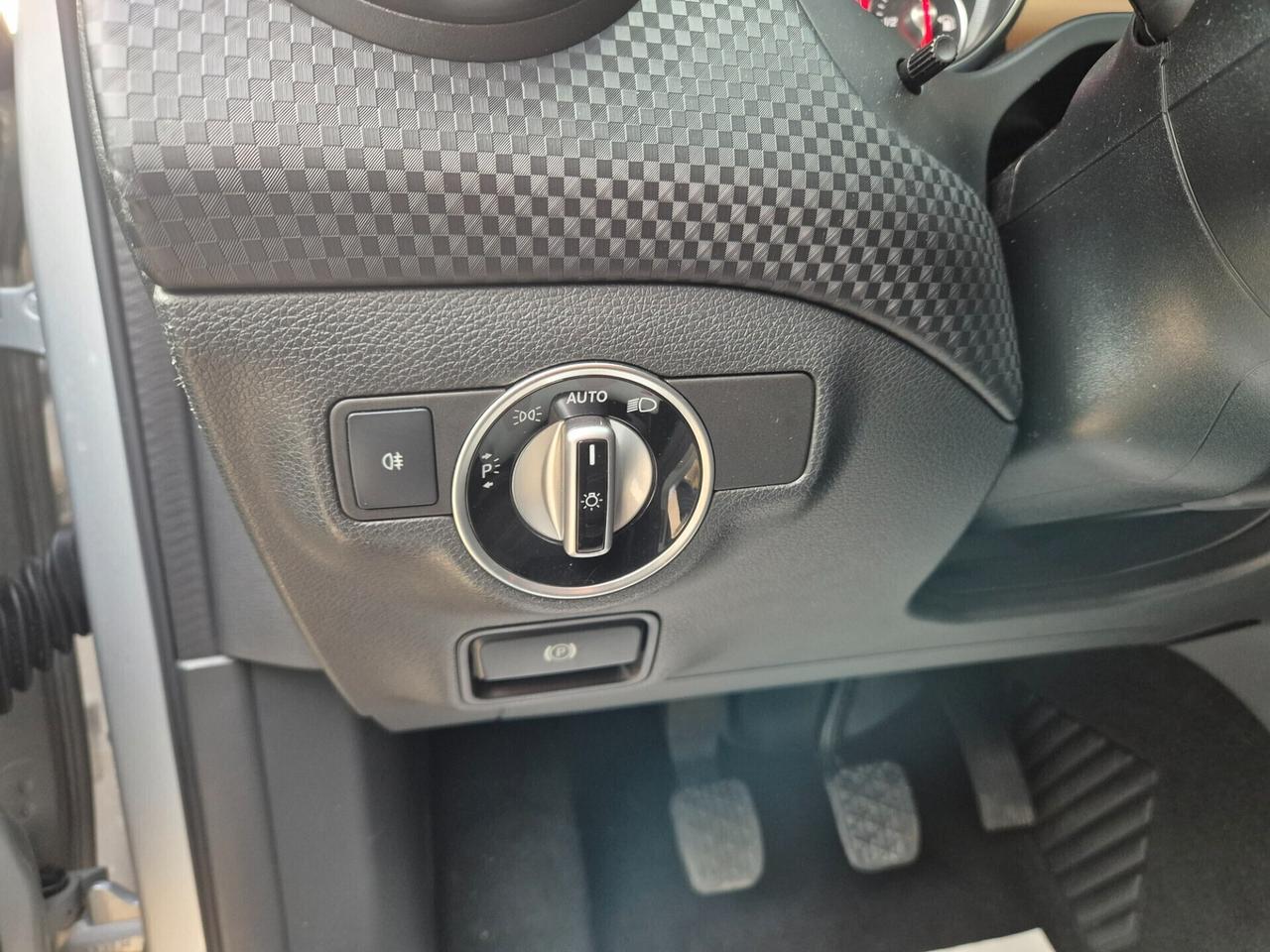 Mercedes-benz A 180 d Premium