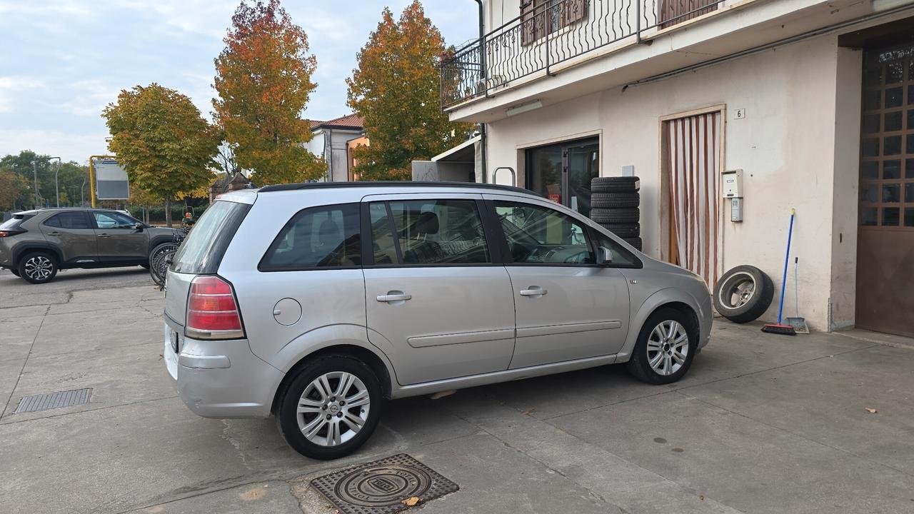 Opel Zafira 1.6 16V ecoM 94CV Cosmo