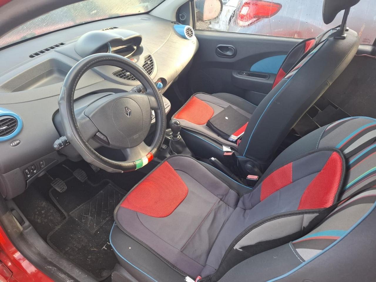 RENAULT TWINGO 1.2 BENZINA 2012 SINISTRATA