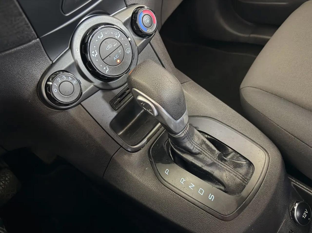 Ford Fiesta 1.0 EcoBoost 100CV 5 porte Powershift Titanium