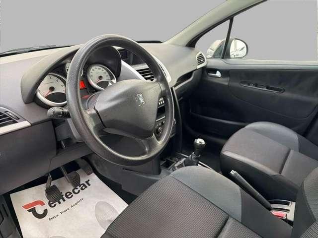 Peugeot 207 1.4 8V 75CV 5p. Special Edition