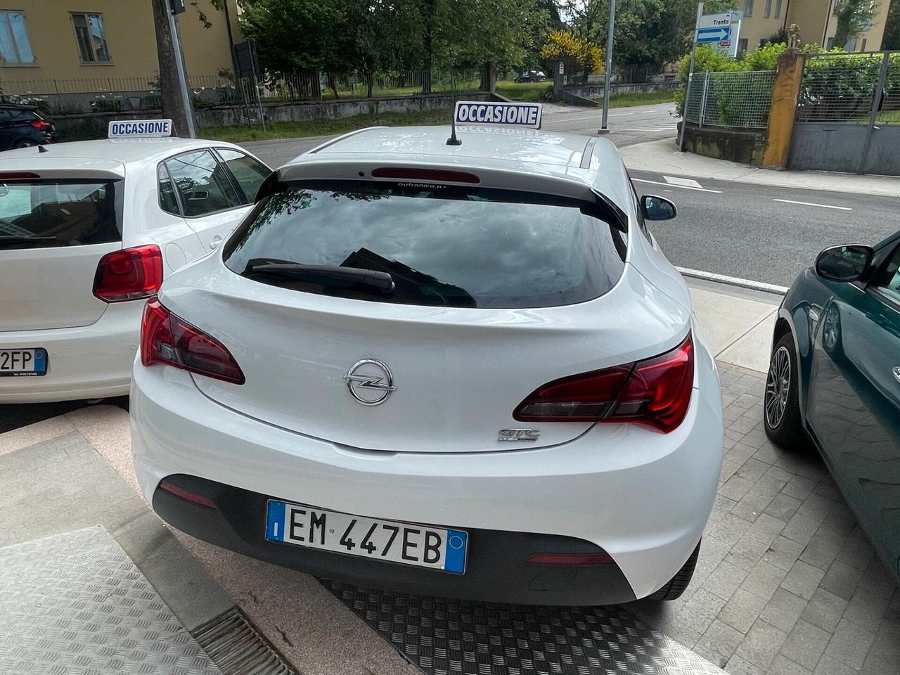 Opel Astra GTC 1.7 CDTI 110CV S&S 3 porte Cosmo