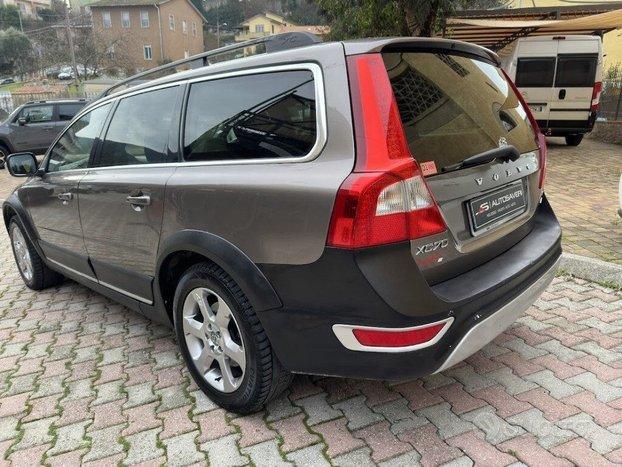 VOLVO XC70 D5 AWD kin
