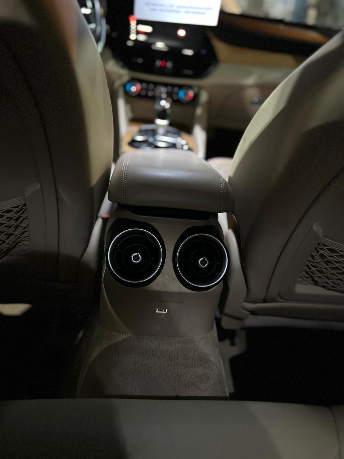 Alfa Romeo Giulia 2.2 Turbodiesel 180 CV AT8 Business Sport Launch Ed.