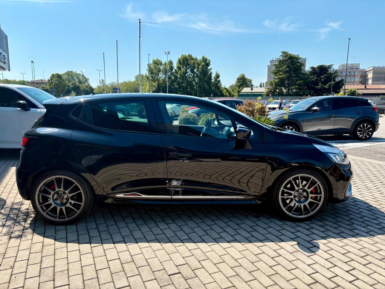 Renault Clio TCe 220CV EDC 5 porte Energy R.S. Trophy