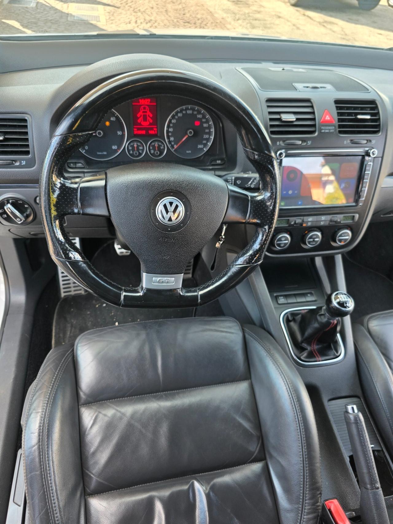 Volkswagen Golf GTD anno 2008 con 313.500 Motore sost