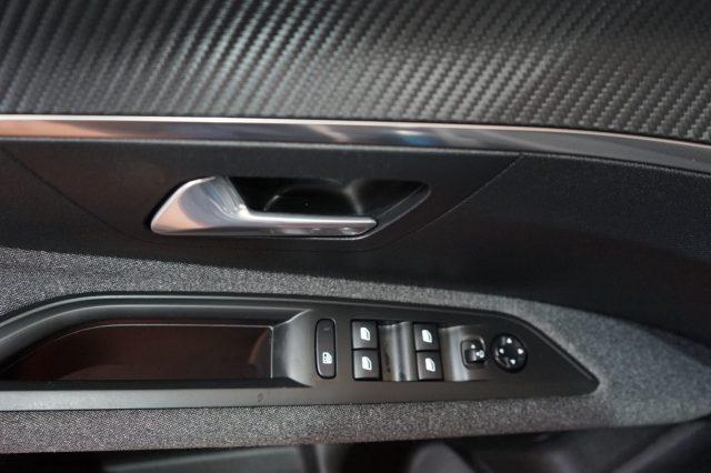 PEUGEOT 3008 BlueHDi 130 S&S EAT8 Active Business