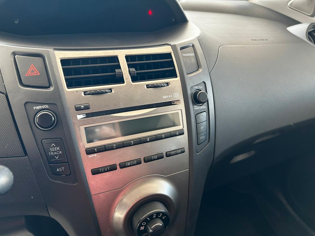 Toyota Yaris 1.0B X NEOPATENTATI 2010