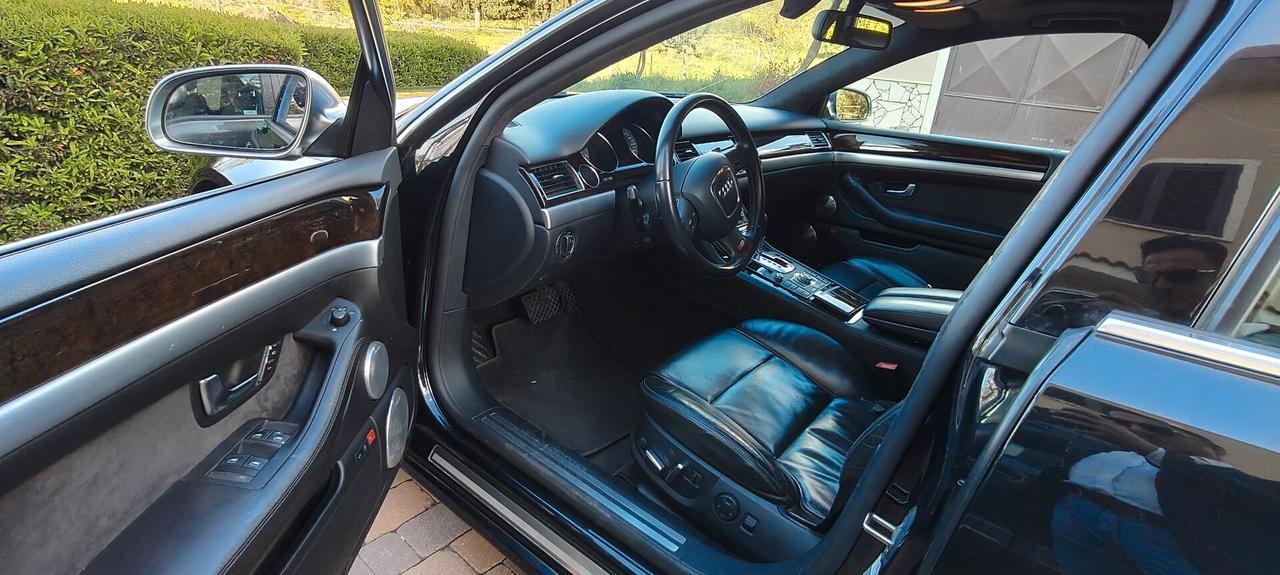 Audi A8 S8 5.2 V10 quattro tiptronic