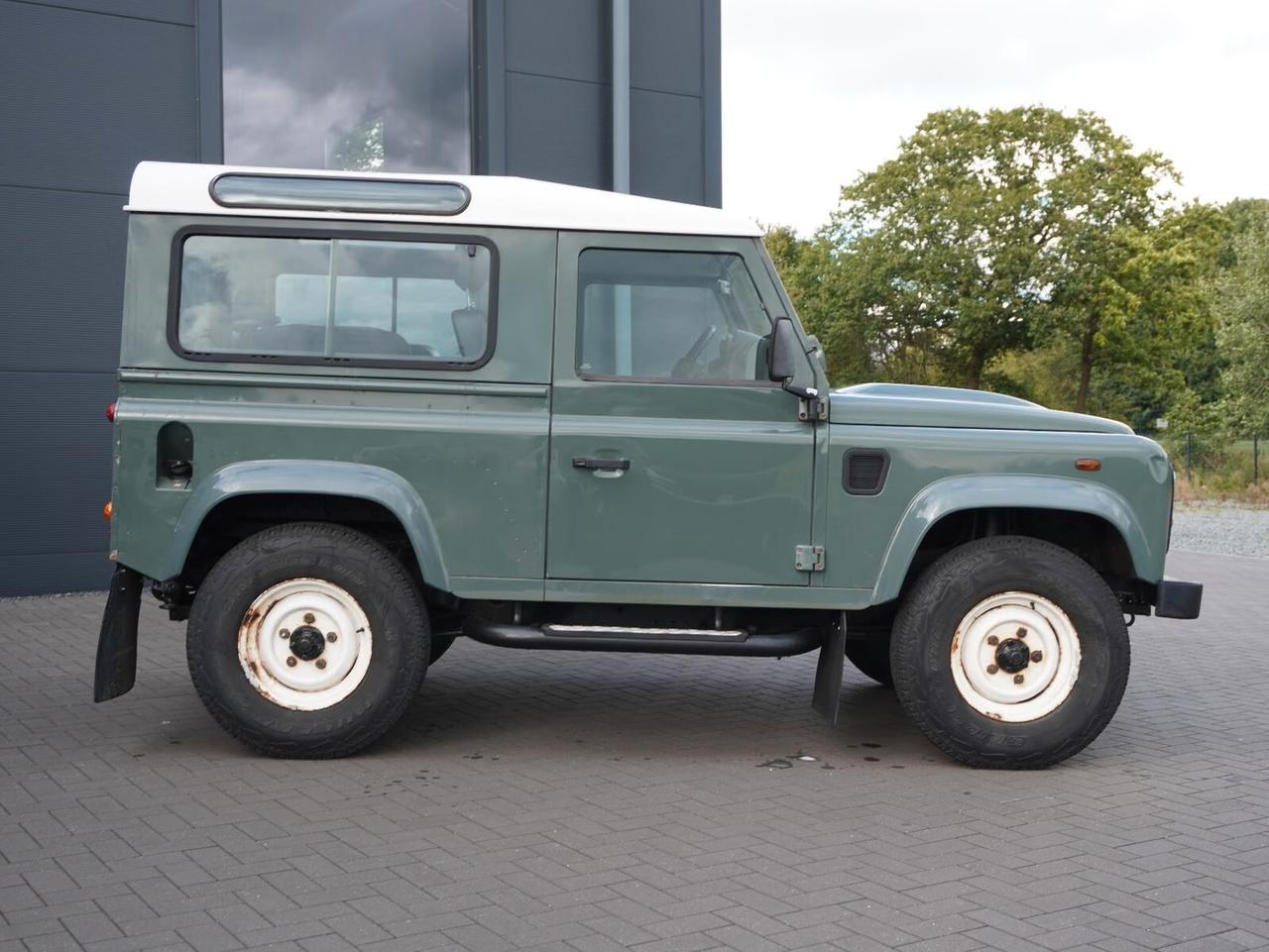 Land Rover Defender 90 TD4 Station Wagon E