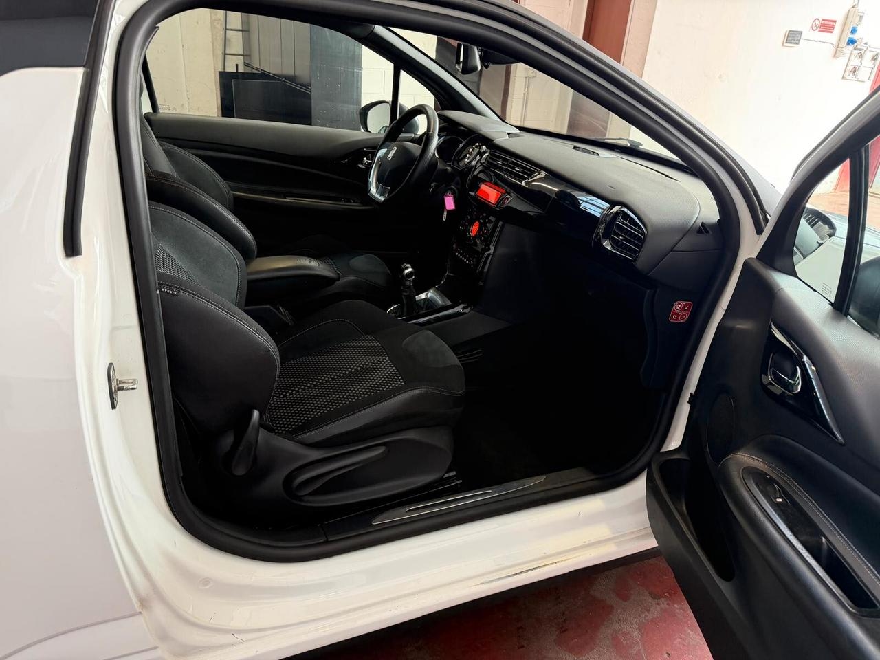 DS 3 1.6 VTi 120 Just Black NEOPAT