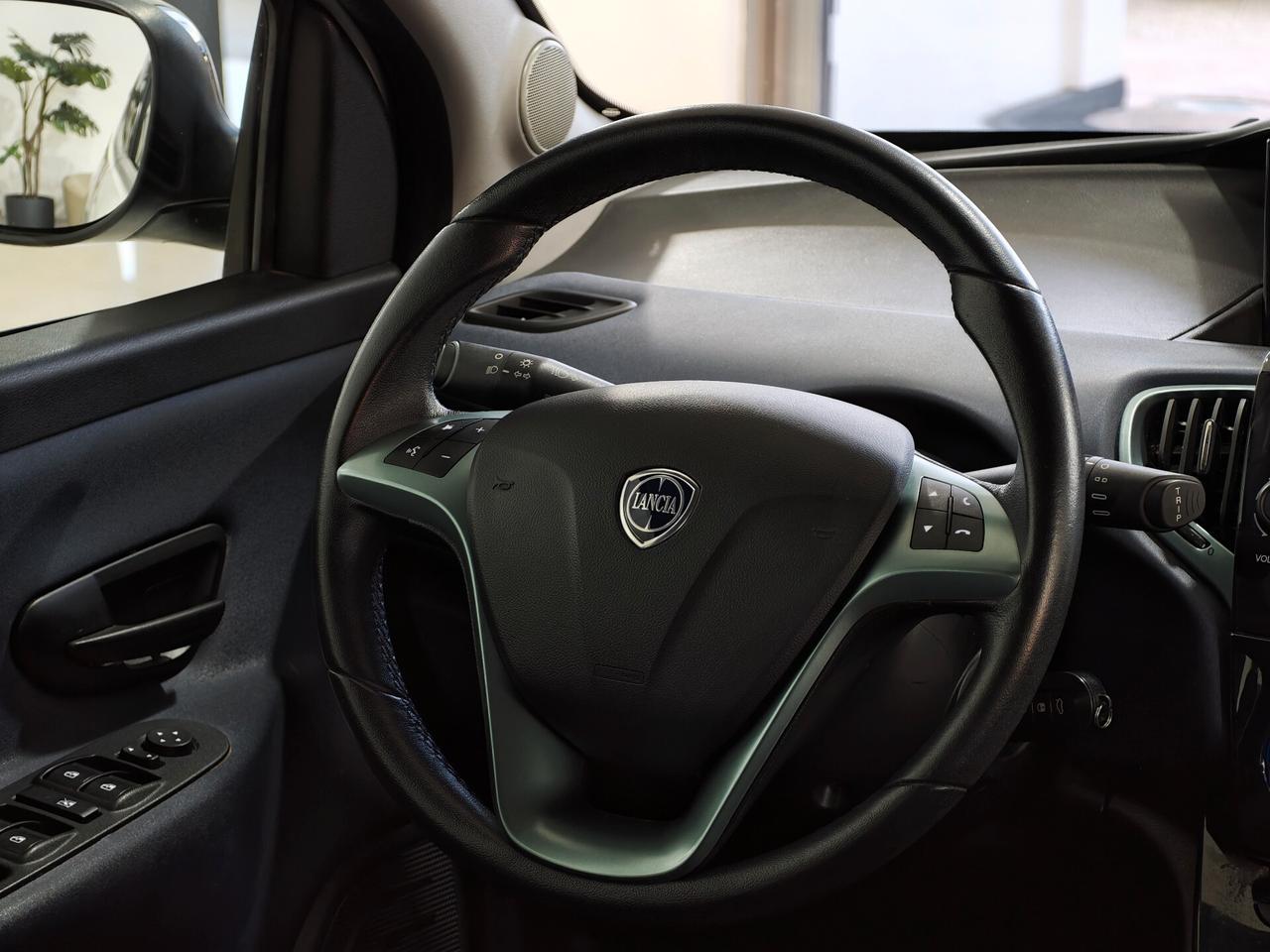 Lancia Ypsilon 1.0 Hybrid Gold 2023