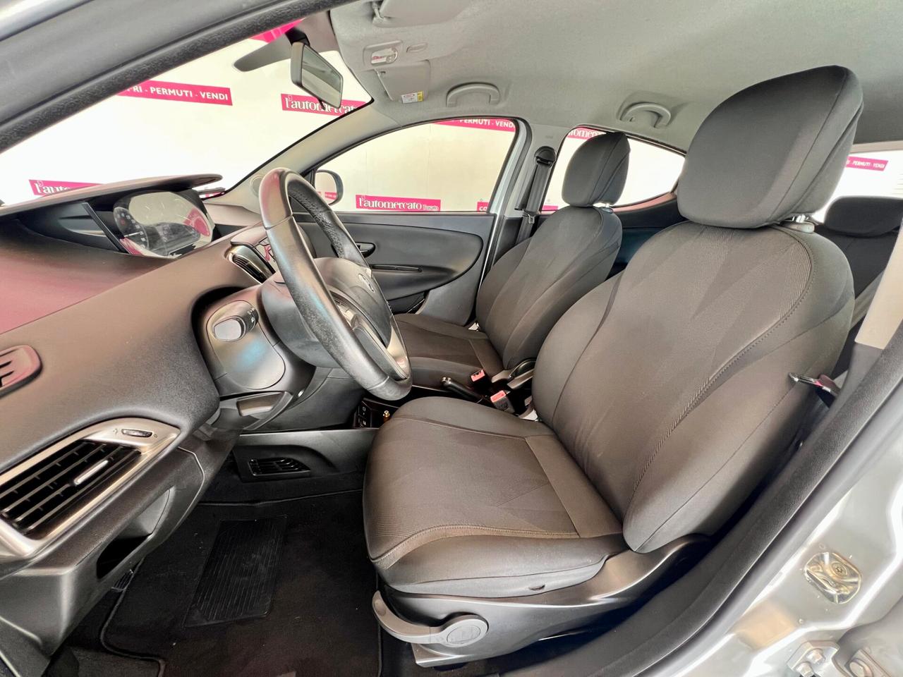 LANCIA Ypsilon 3ª serie Ypsilon 1.2 69 CV 5 po...