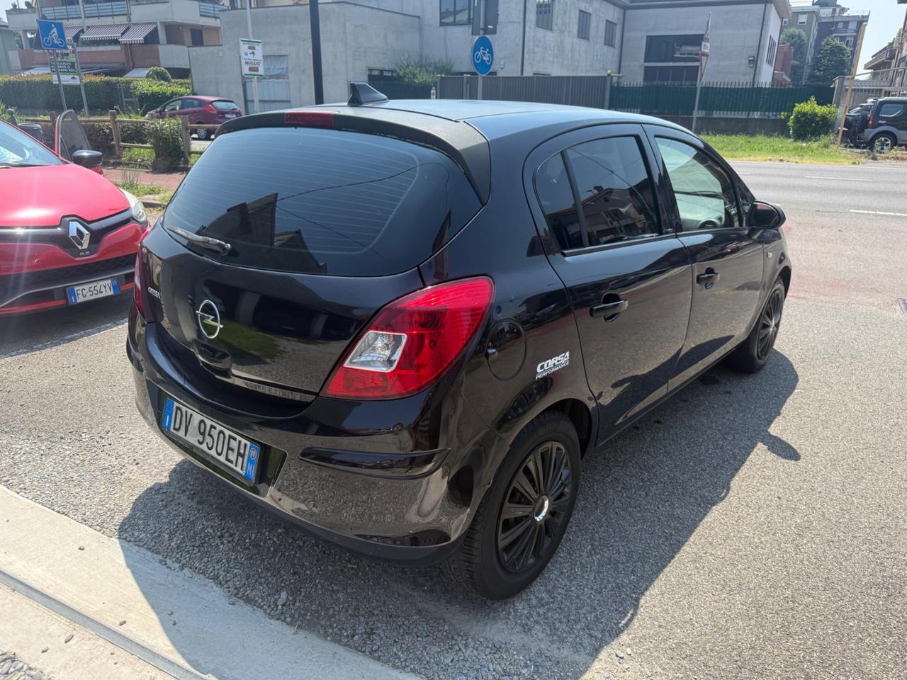 Opel Corsa 1.2 5 porte Club