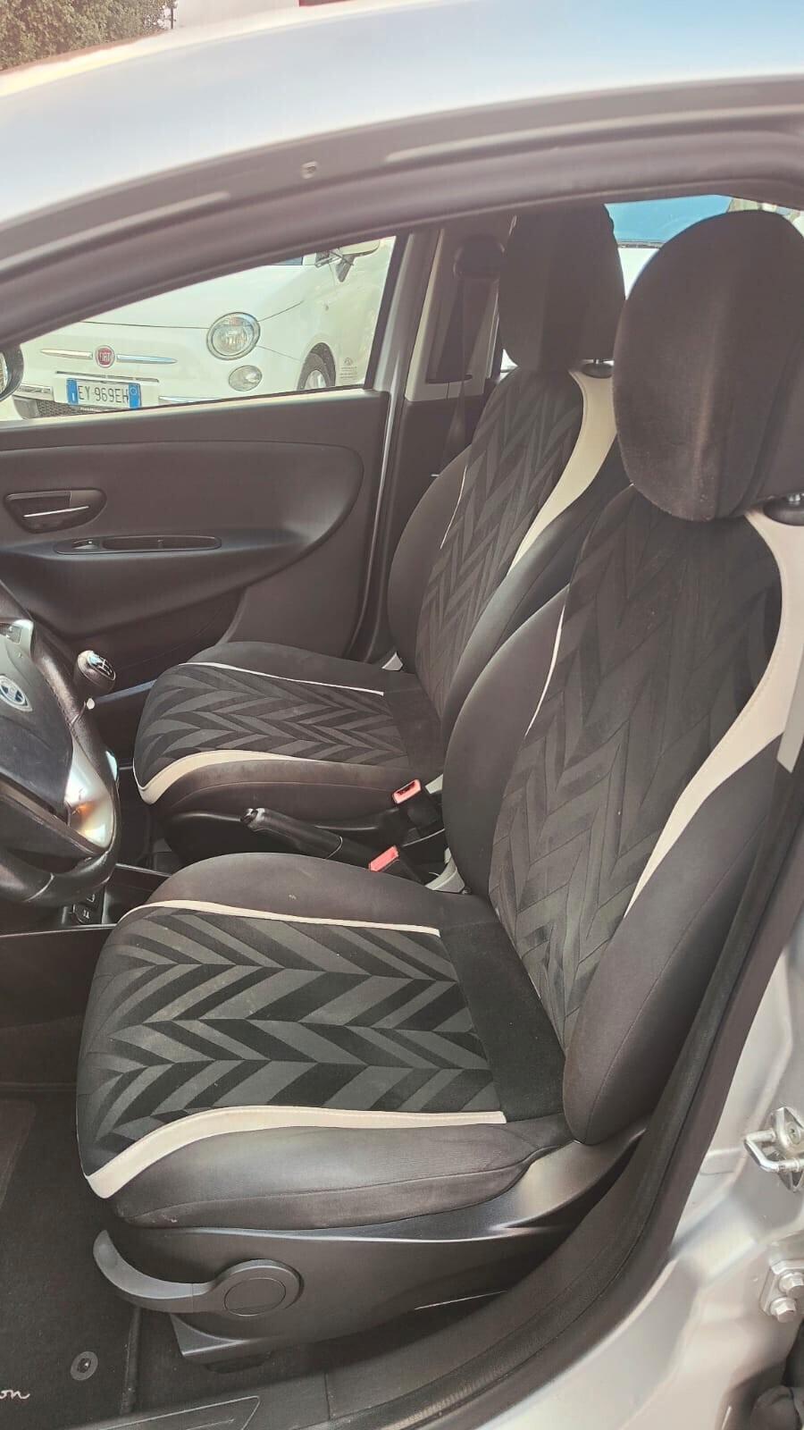 Lancia Ypsilon 1.2 69 CV 5 porte Platinum