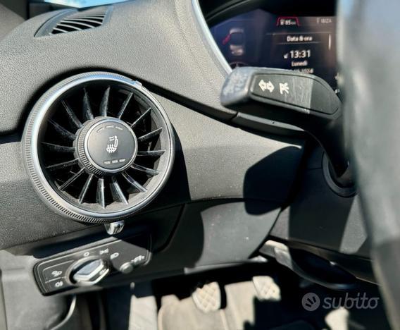 AUDI TT Roadster 2.0 TDI ultra Design