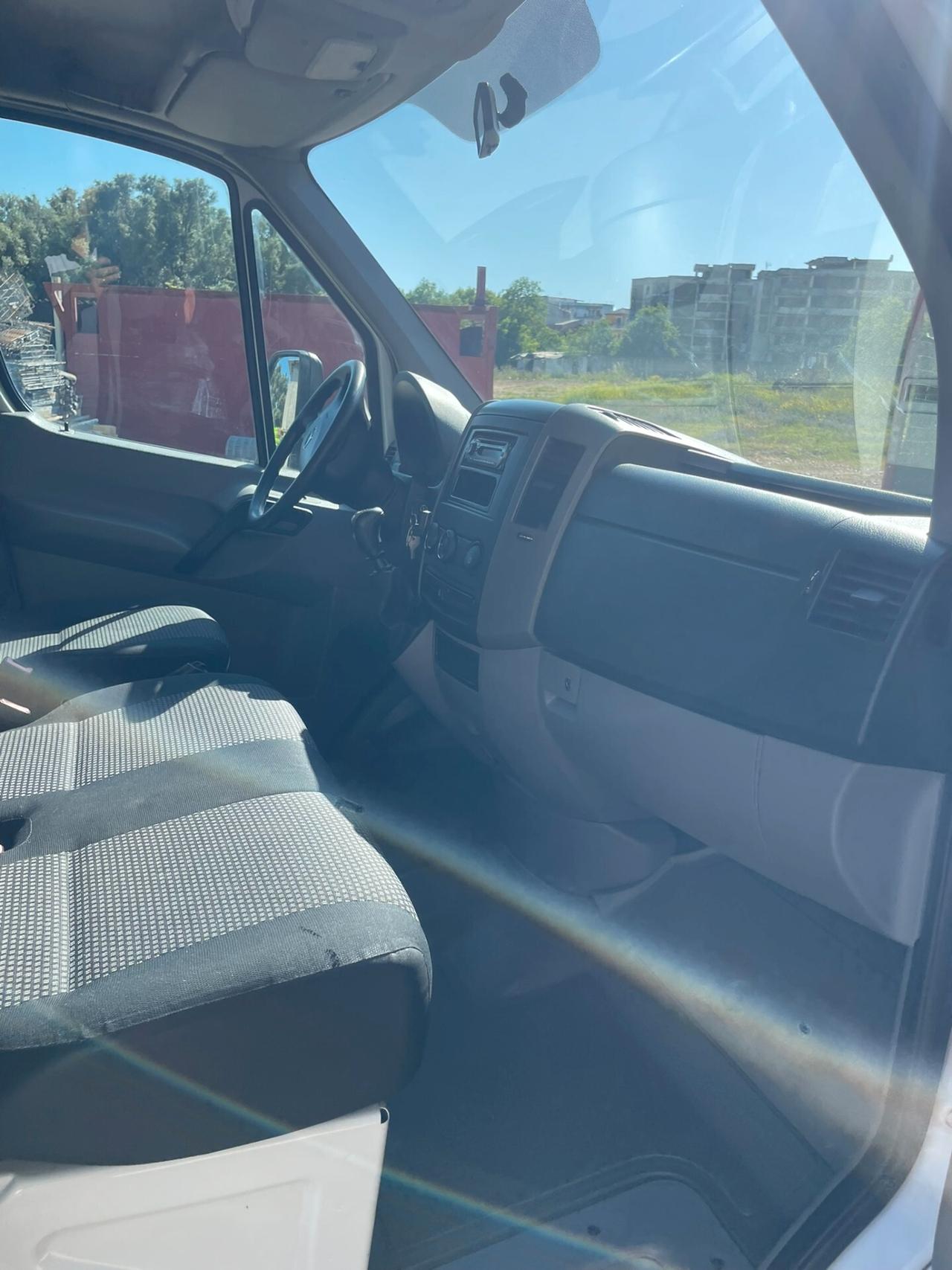 MERCEDES SPRINTER 411 CENTINATO CON TELO SCORREVOLE E PEDANA IDRAULICA DHOLLANDIA 10 QUINTALI