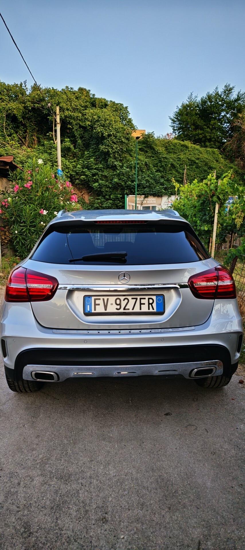 Mercedes-benz GLA 180 d Premium