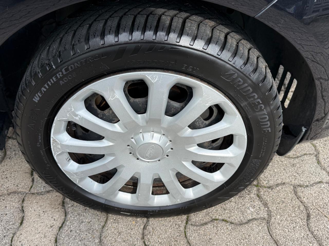 Ford Fiesta 1.4 5 porte Bz.- GPL Black & White Edition