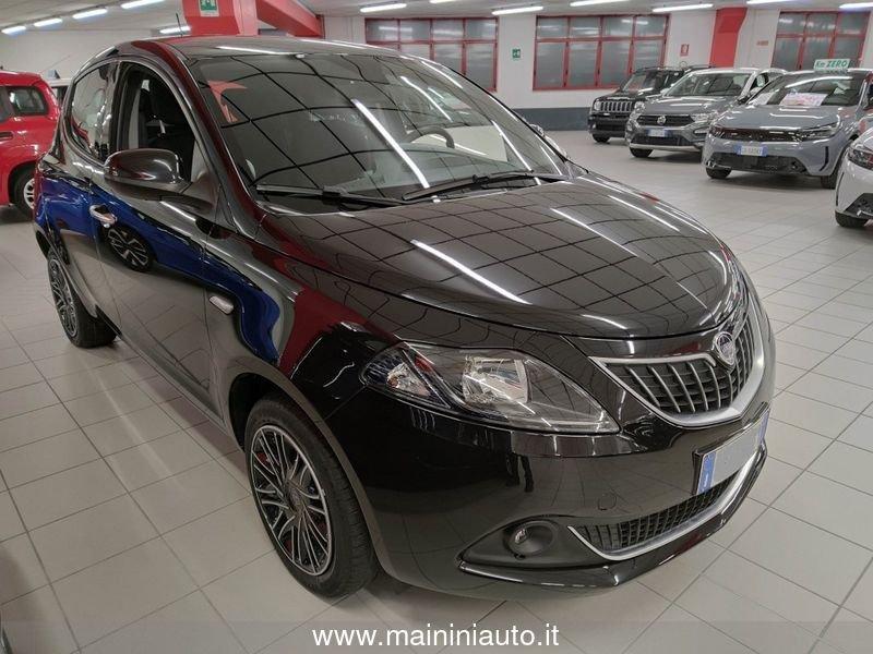 Lancia Ypsilon 1.0 70cv Hybrid 5p Gold + Car Play