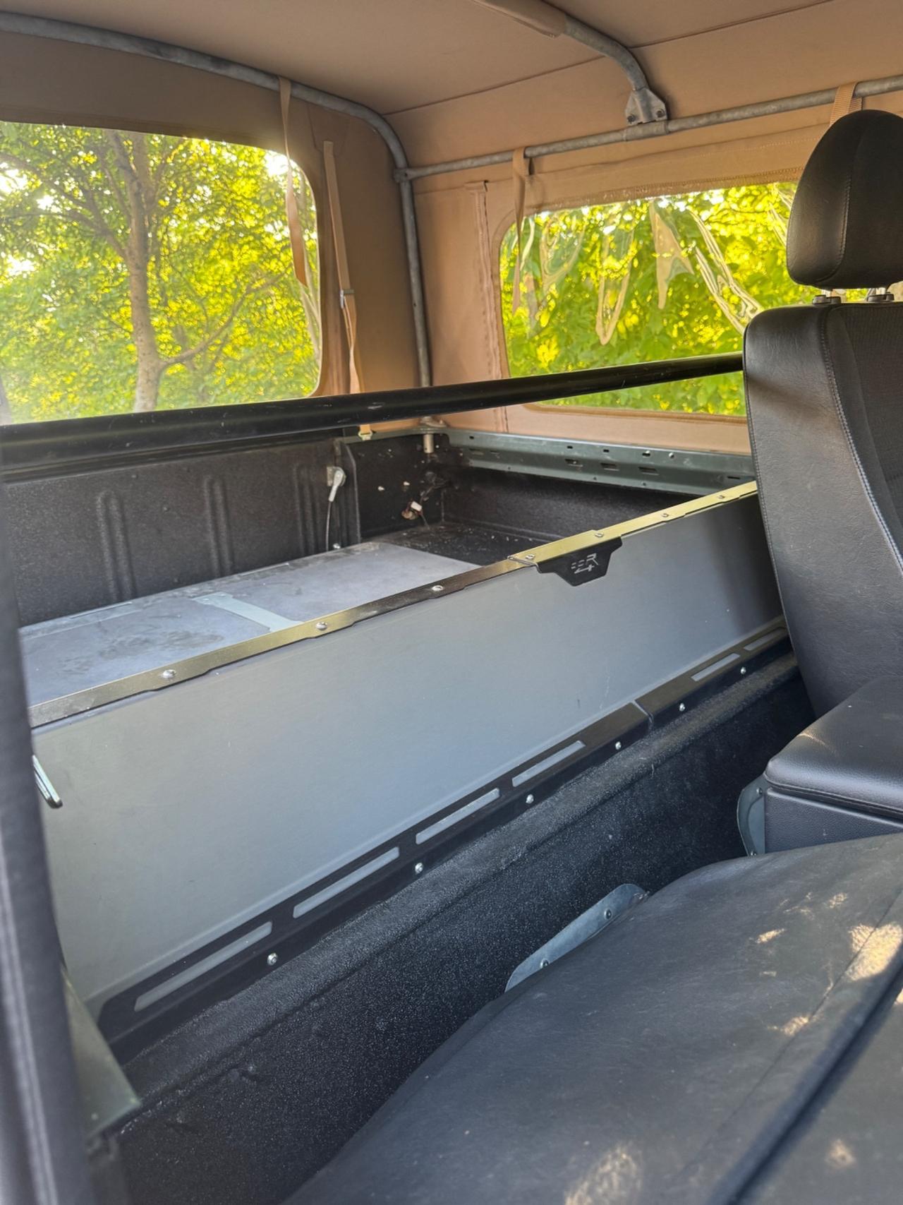 Land Rover Defender 90 2.4 TD4 Soft top E