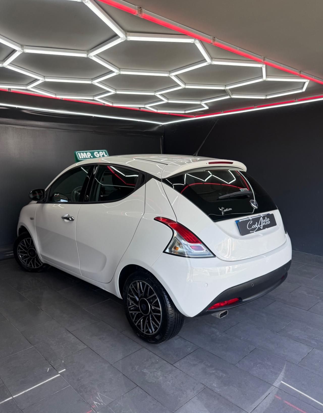 Lancia Ypsilon 1.2 GPL Ecochic Platinum 11/2015