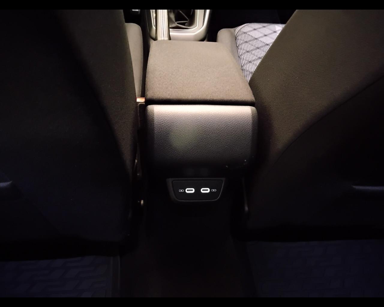 VOLKSWAGEN Taigo - Taigo 1.0 tsi R-Line 110cv