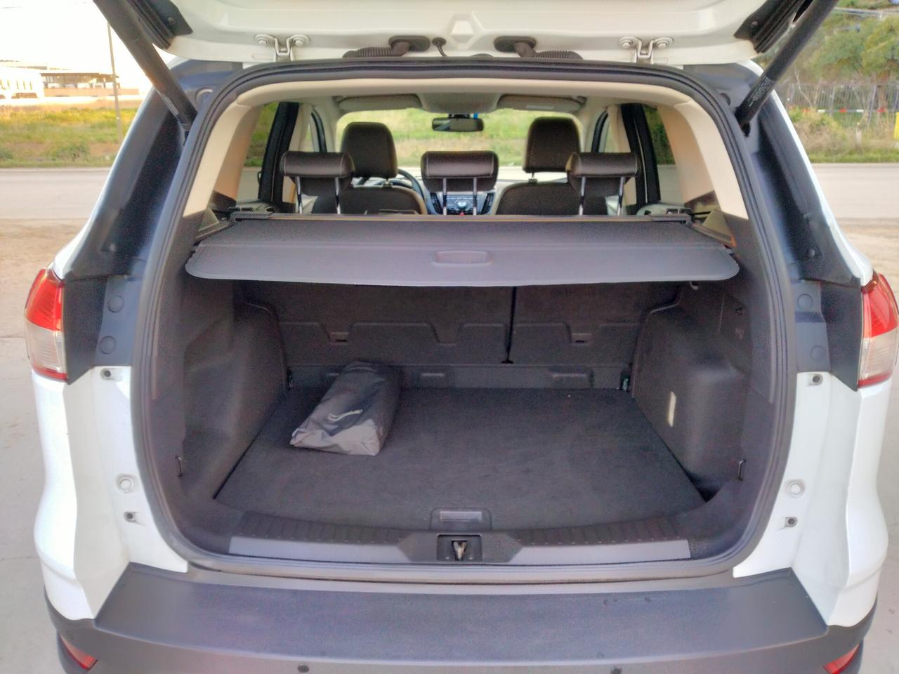 Ford Kuga 2.0 TDCI 140 CV 2WD Titanium