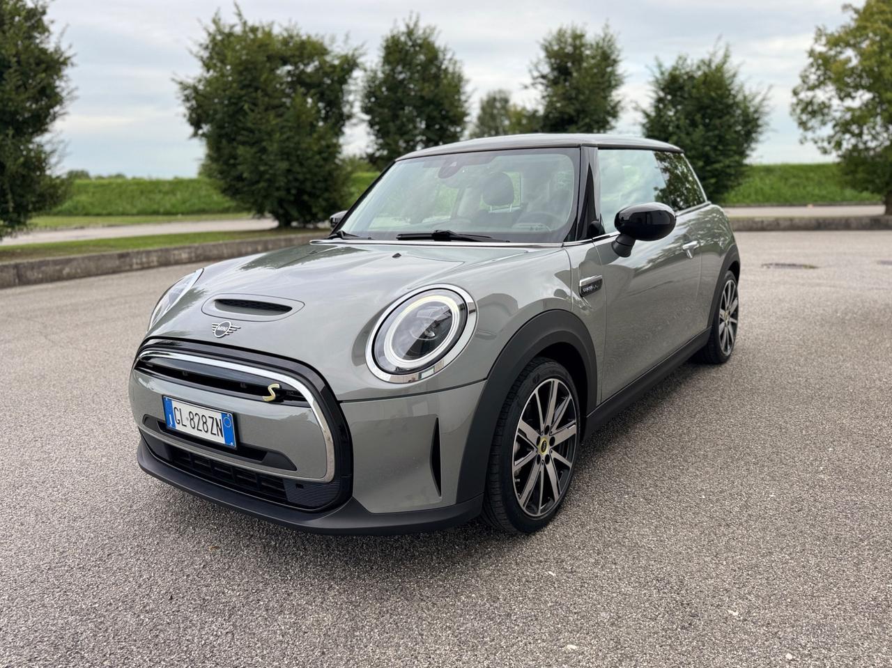 Mini Full Electric Cooper SE Camden Edition